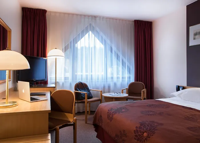 Mercure Еленя-Гура