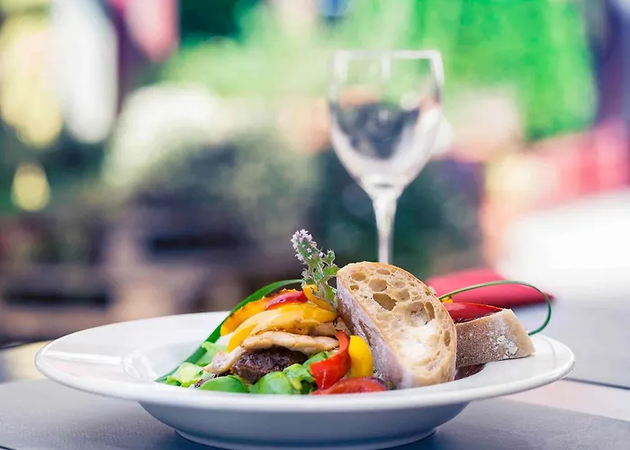 Mercure Еленя-Гура